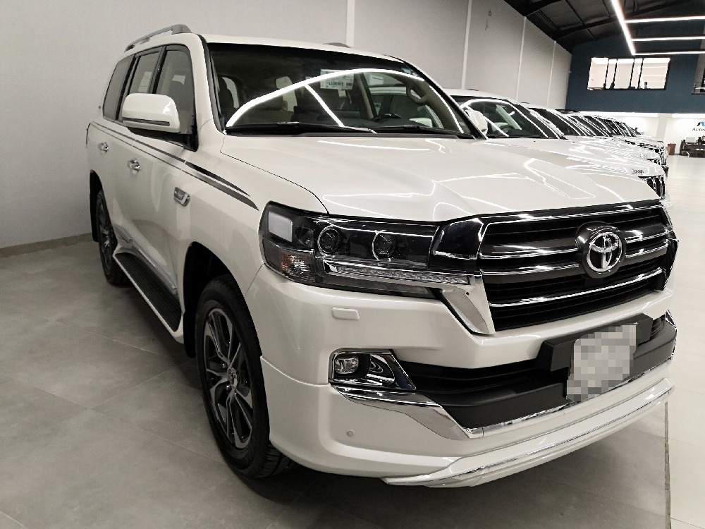 تۆیۆتا لاند کروزەر